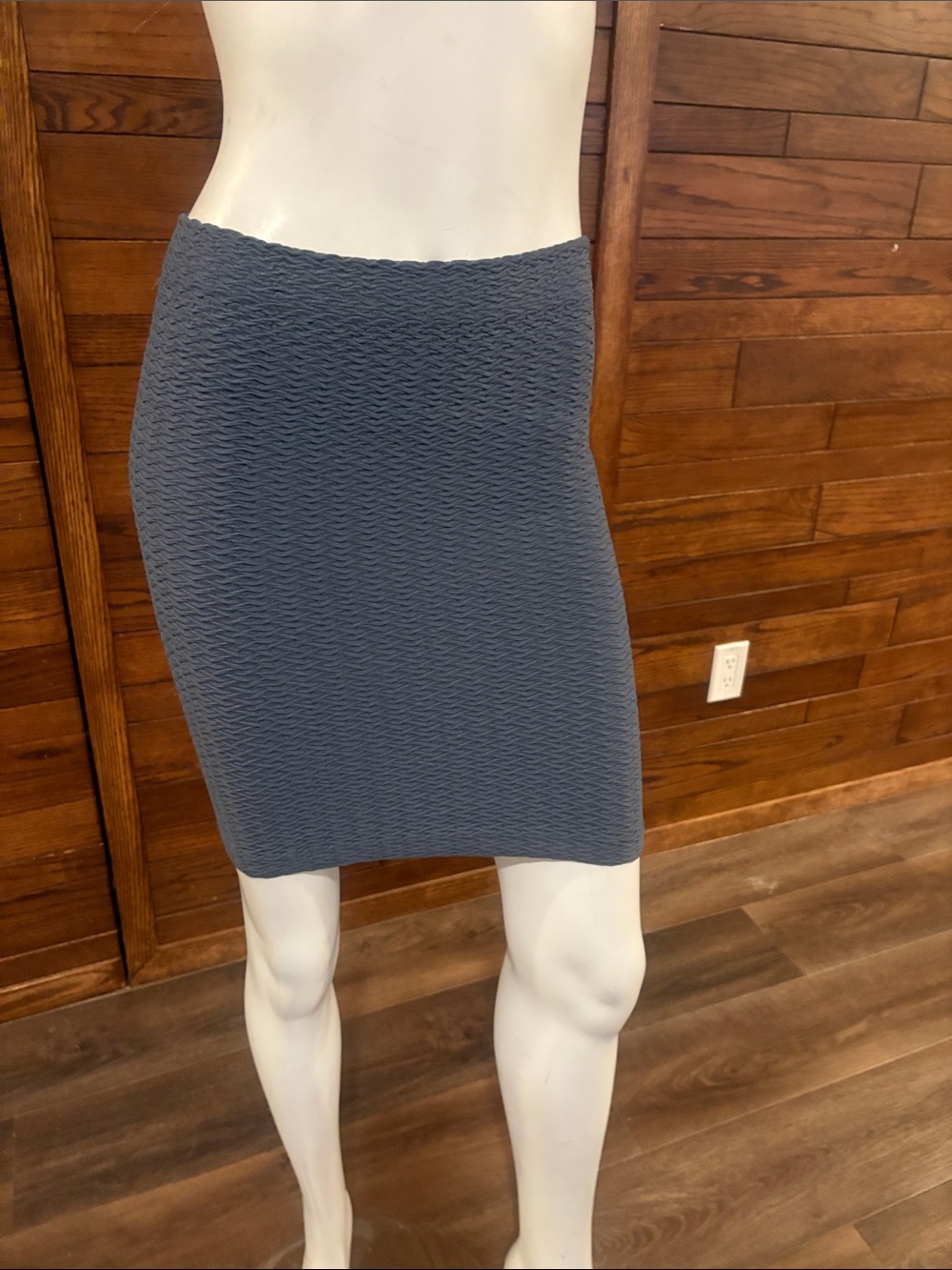 Textured Stretch Pencil Skirt in Slate Gray